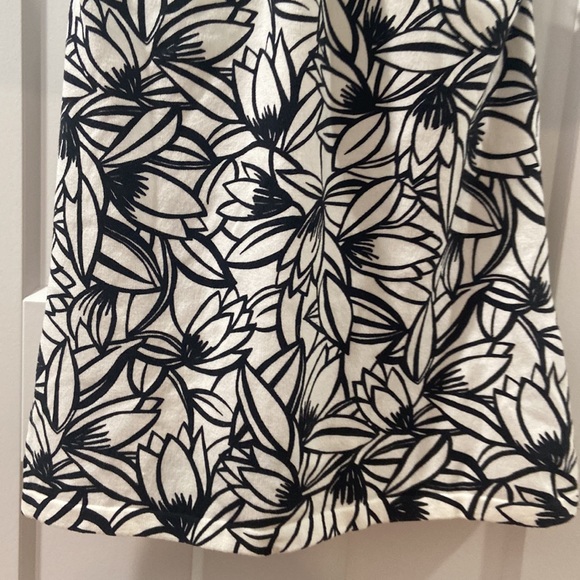 Ann Taylor Loft Size Small Halter Top Ties Black & White Floral Pattern EUC - Picture 6 of 11